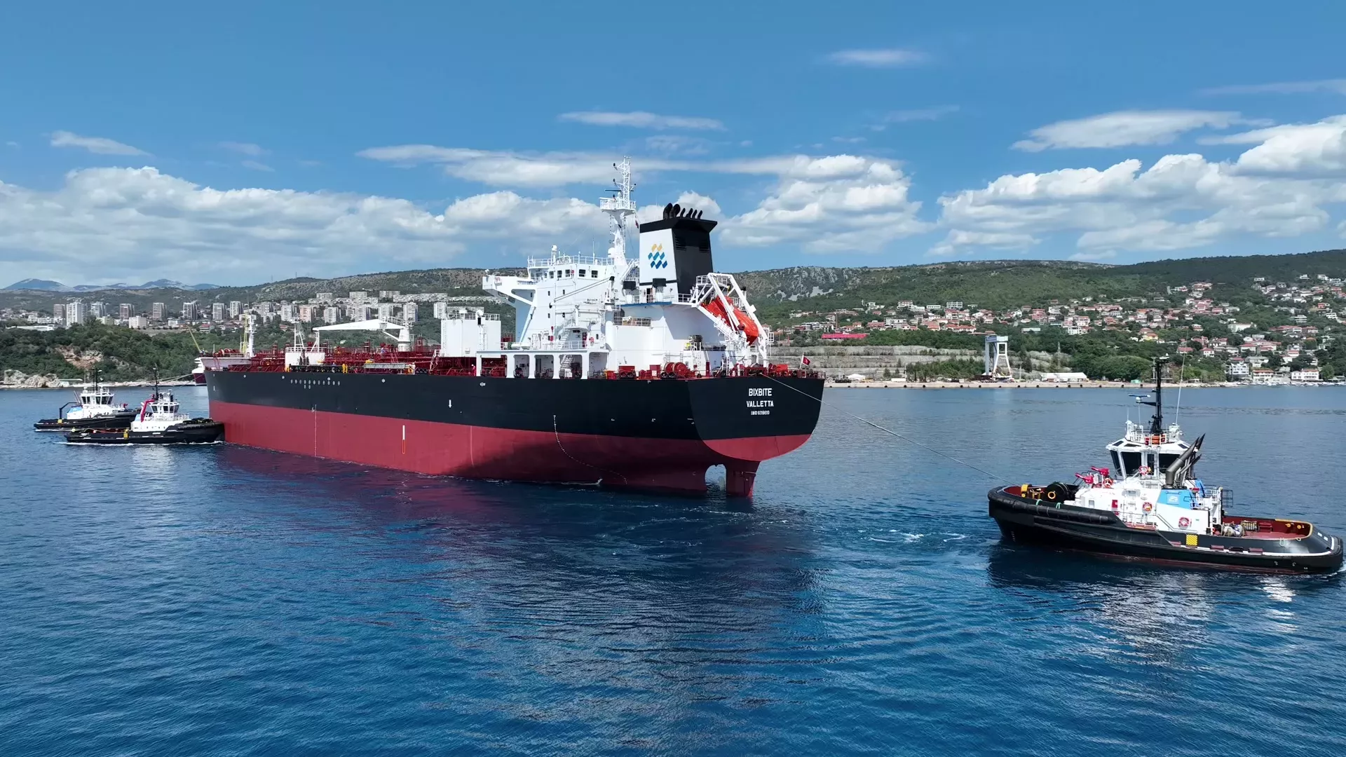 tanker harbour towage operation