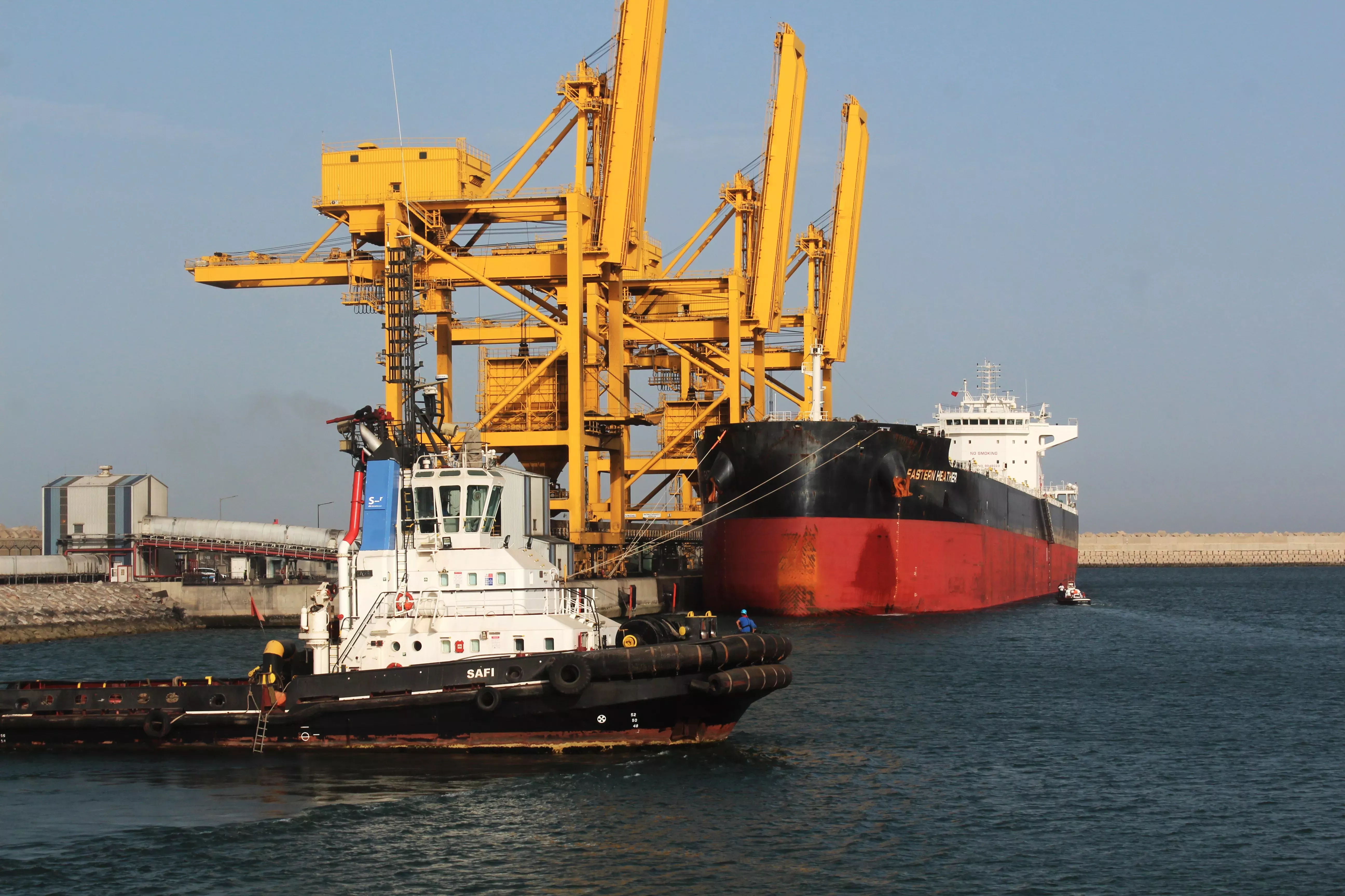 Safirem harbour towage operation